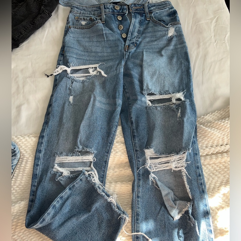 Dark wash ripped vintage straight